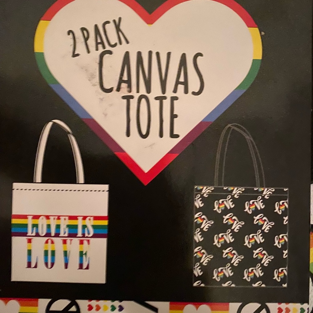 Brand new 2 pack tote bags! Still has original packaging!